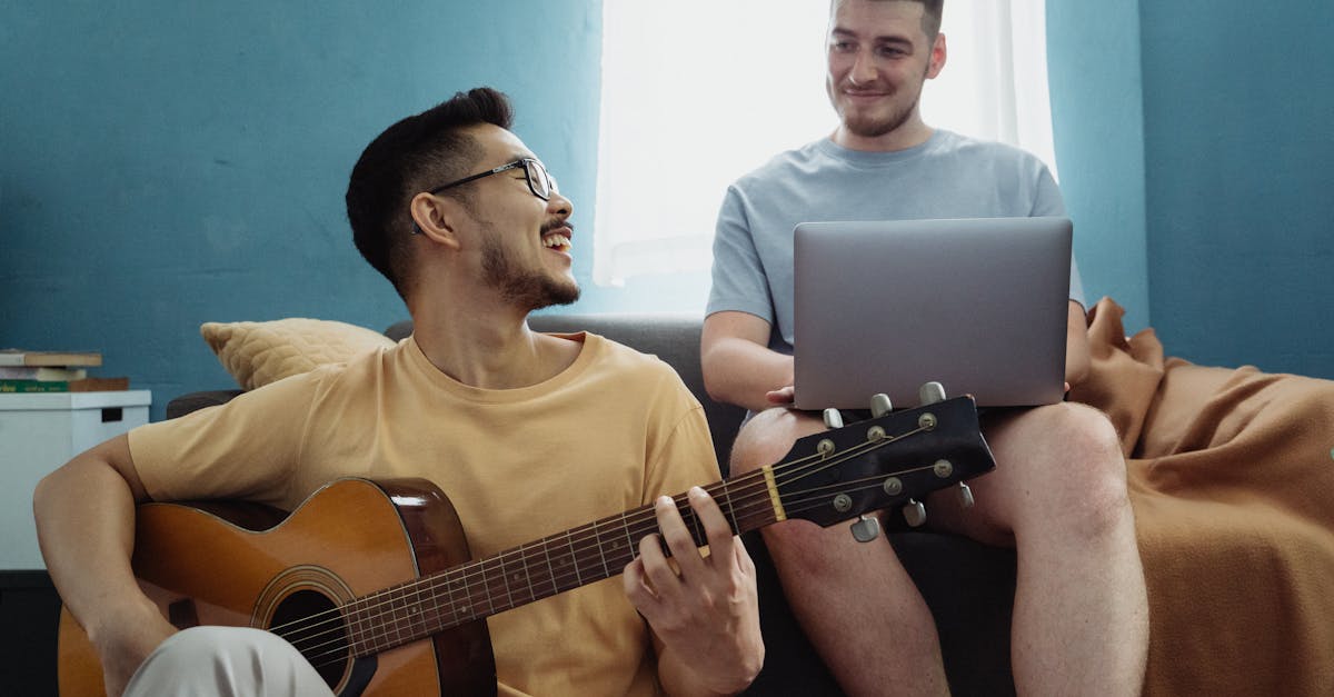 Descubra uma variedade de atividades de comunicação inovadoras e envolventes para fortalecer suas habilidades interpessoais e energizar suas interações, seja em um contexto profissional ou pessoal.