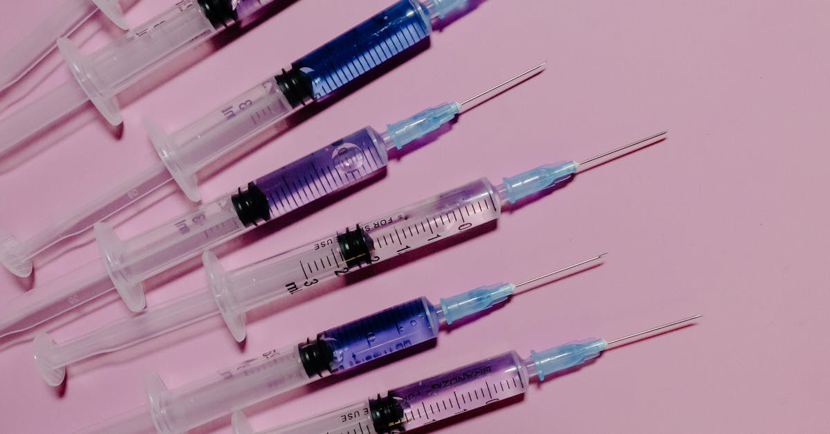 💸 Cost: între 3.000 și 8.000 de euro pe an, dar uneori cu granturi sau burse