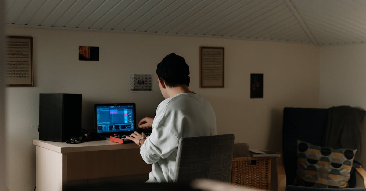 Softuer opsional profesional për zërin (Pro Tools, Ableton, etj.)