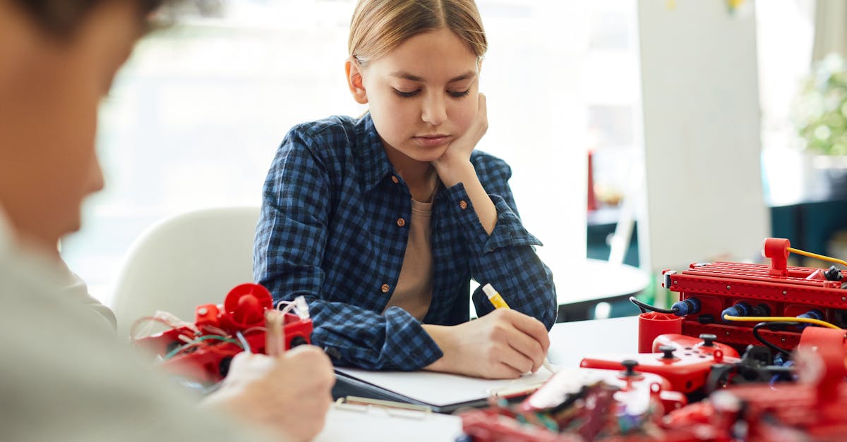 découvrez notre école d'ingénierie, où l'innovation rencontre l'excellence. formez-vous aux métiers techniques de demain grâce à un cursus alliant théorie et pratique. rejoignez une communauté dynamique d'étudiants passionnés et préparez votre avenir dans le secteur de l'ingénierie.