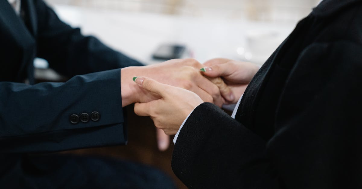 Узнайте правила этикета для деловых встреч, которые помогут вам эффективно и профессионально общаться. Научитесь управлять своим временем, внимательно слушать и уважать мнение других, чтобы общение было более плодотворным.