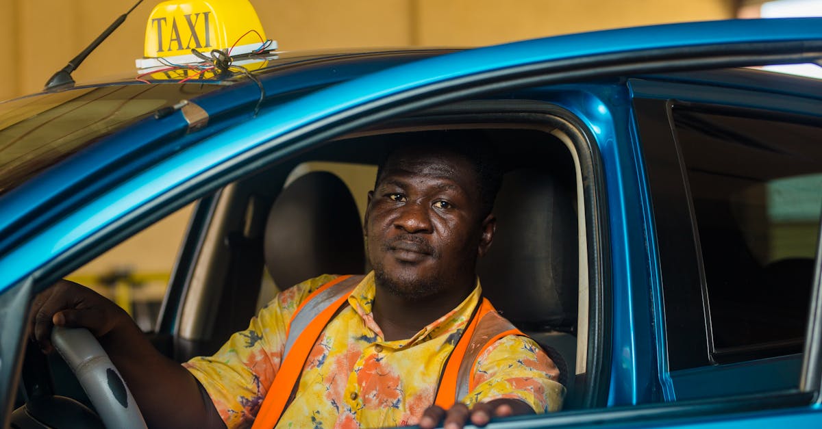 Die Arbeit in diesen Bereichen erfordert sehr gezielte Fähigkeiten, insbesondere in den Bereichen Mikrobiologie, Qualitätskontrolle oder Biochemie. Die Pro-Lizenz bietet genau diese Präzision, um den Herausforderungen der Branche in Bezug auf Compliance, Innovation oder nachhaltige Entwicklung gerecht zu werden. Bereits im Jahr 2025 suchte die Biotechnologiebranche aktiv nach Technikern, die in der Lage sind, Bioproduktions- oder Bioremediationsprozesse zu beherrschen. Die Schulung ermöglicht Ihnen auch den Erwerb von Kenntnissen über internationale Vorschriften, die für die Weiterentwicklung in einem globalisierten Umfeld unerlässlich sind. Die Flexibilität, die diese Ausbildung bietet, erleichtert oft die sofortige berufliche Integration oder Umschulung in einem zukunftsträchtigen Bereich.