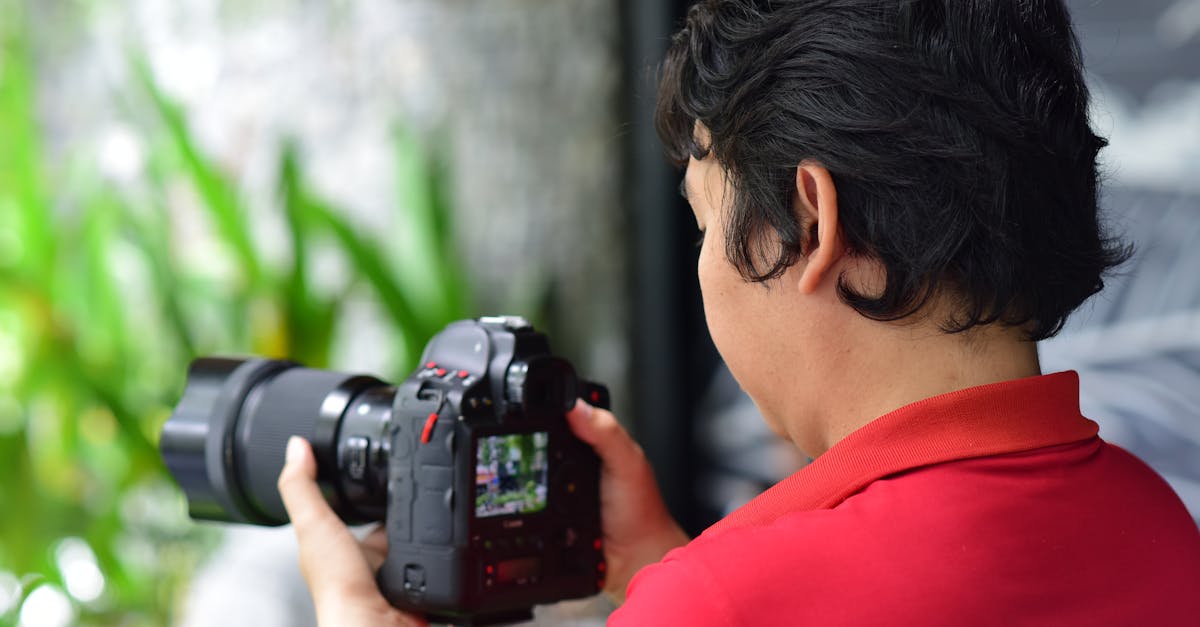 Optar por el estudio-trabajo al obtener una licencia profesional después de un APV BTS es una opción estratégica para maximizar sus posibilidades de integración. En 2025, el mercado laboral agrícola e industrial valorará muy positivamente esta experiencia. Al estar en la empresa varios días a la semana, te especializas y descubres el día a día de un profesional. Esto también le da una ventaja para conseguir un trabajo rápidamente después de la formación. Para algunos, también es una oportunidad para construir una red valiosa. Otro punto fuerte es la remuneración vinculada al programa de estudio y trabajo, que te permite financiar tus estudios y ganar autonomía financiera. Todo ello, sin olvidar que esta fórmula facilita concretamente la adquisición de habilidades técnicas y de gestión, imprescindibles en un sector en constante transformación, especialmente con la aparición de nuevas tecnologías.