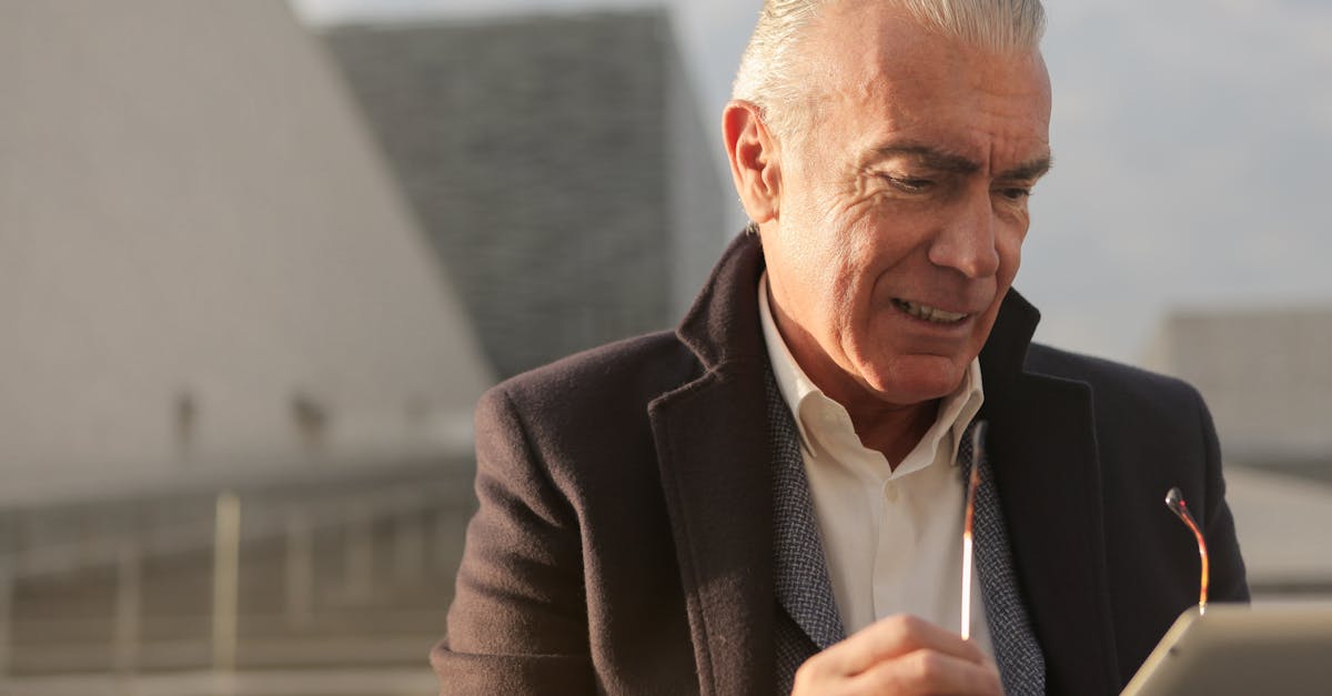 Um exemplo? Usando essas ferramentas, um jovem agricultor pode descobrir em tempo real como ajustar suas estratégias diante da seca, fortalecer sua resiliência e compartilhar seus sucessos com sua comunidade. 🌍 Mas atenção, isso também envolve pensar na proteção de dados e no equilíbrio humano.